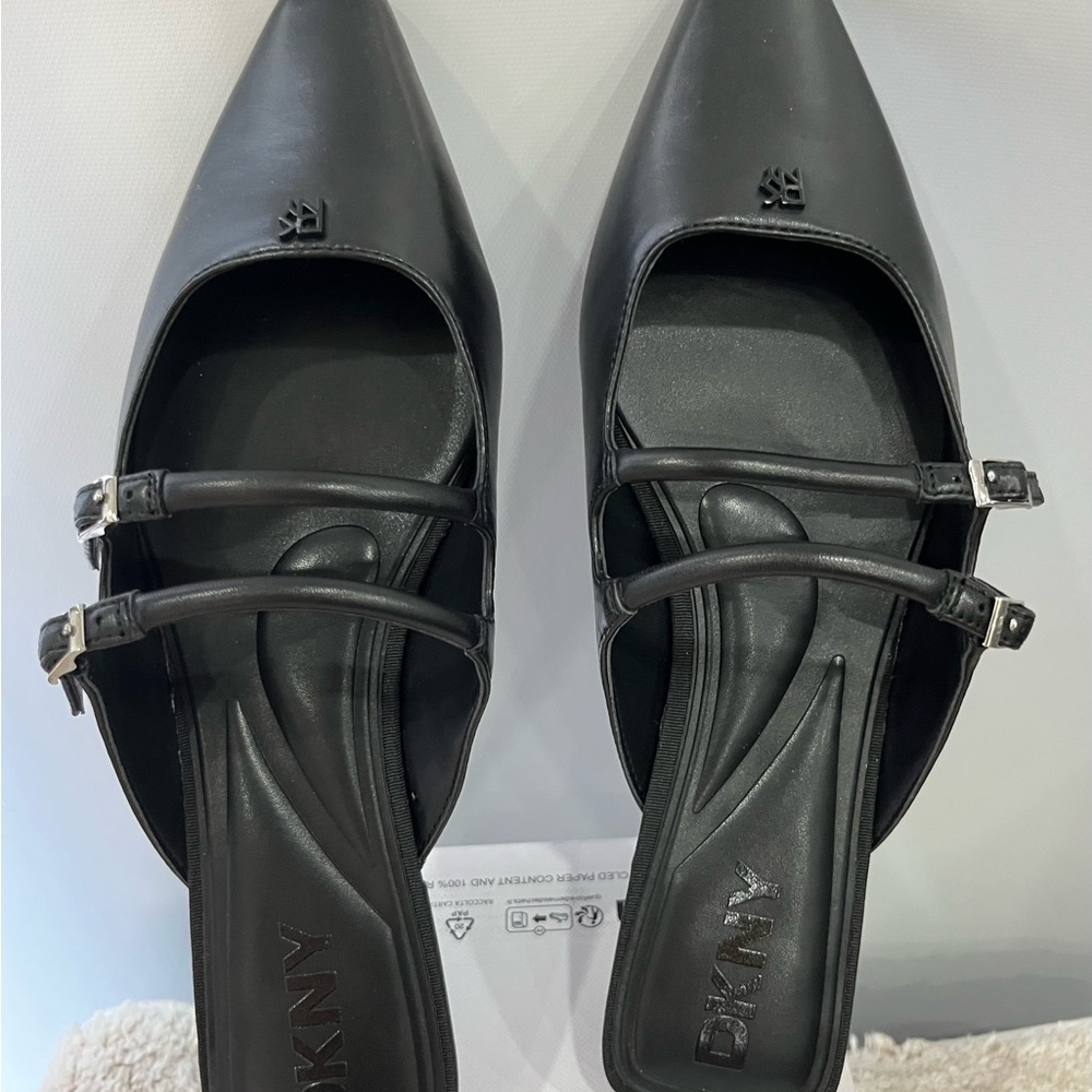 DKNY Black Pointed Toe Double Strap Mule Flats – New in Box (No Lid)